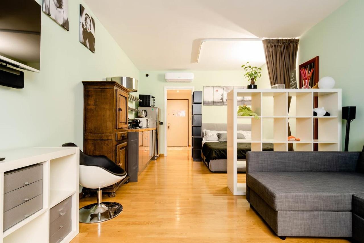 Central Studio Apartment - 24H Self Checkin Мілан Екстер'єр фото